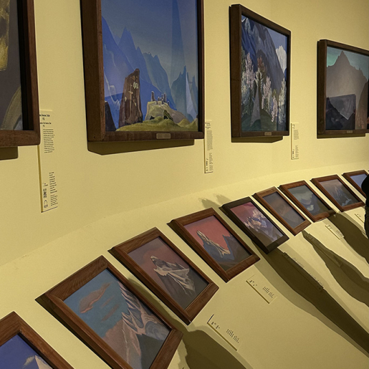 «Всюду прекрасное»: выставка картин Николая Рериха в Третьяковской Галерее 