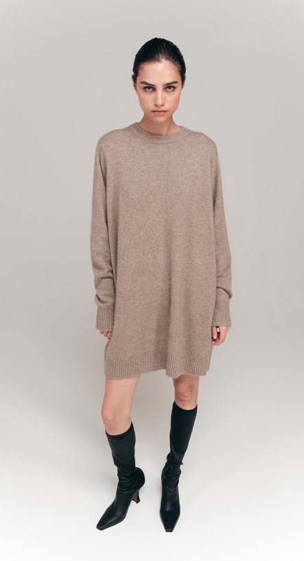 Платье-свитер с круглым вырезом