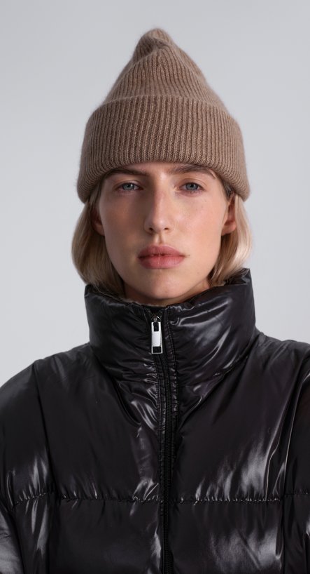 Шапка из шерсти и кашемира