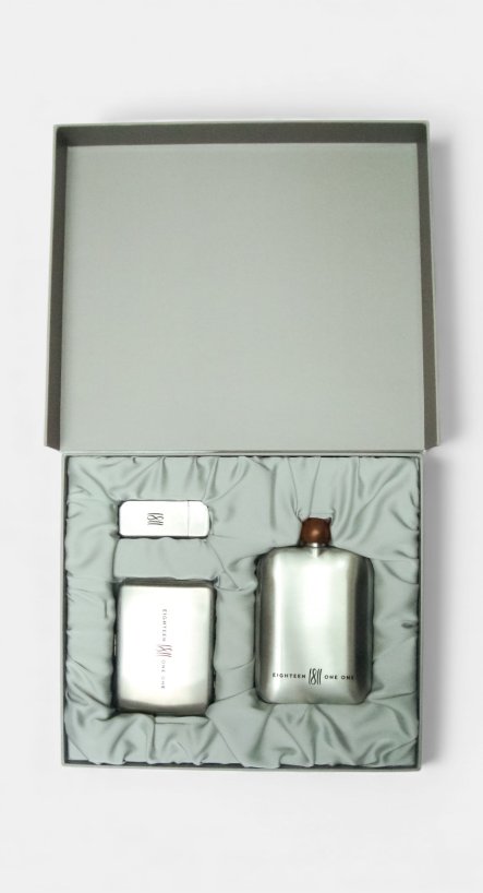 Портсигар, зажигалка, фляга