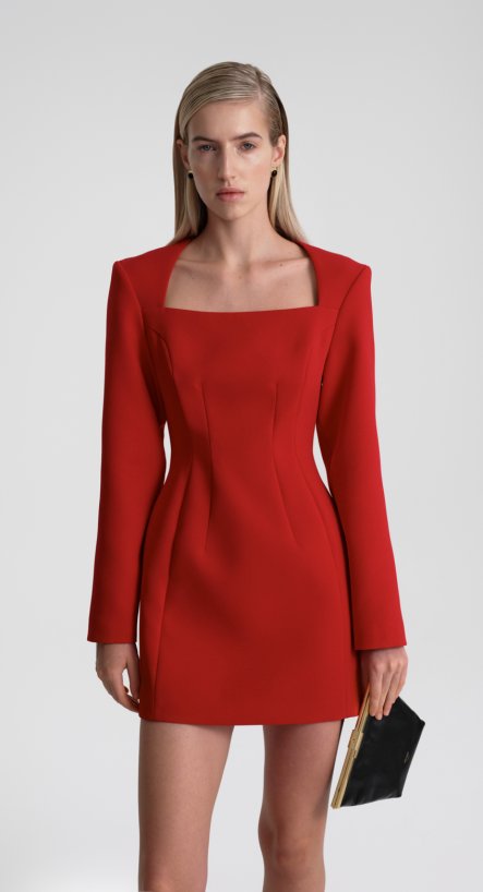 Платье с вырезом каре