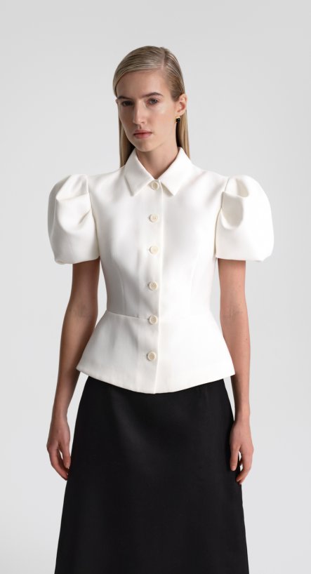 Блуза с объемными рукавами