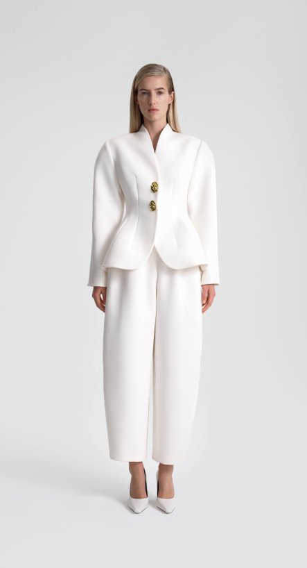 Костюм: жакет приталенный и брюки