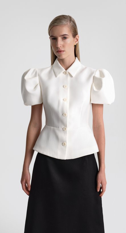 Блуза с объемными рукавами