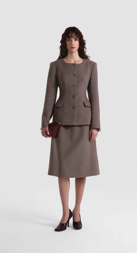 Костюм: жакет приталенный и юбка трапеция