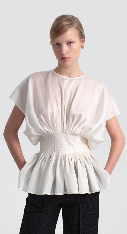 Блуза с защипами